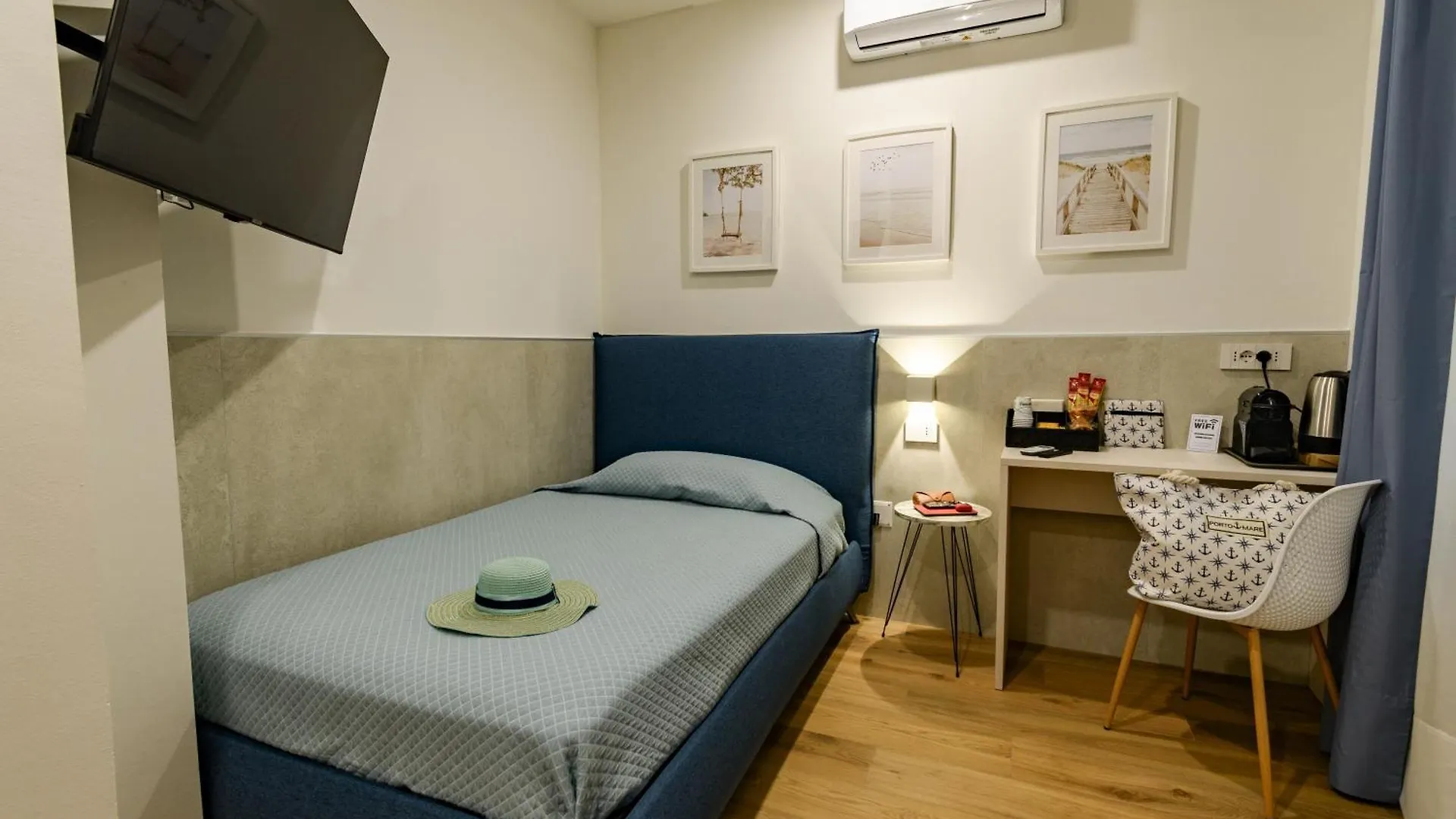 Harbor Rooms - Cala Gonone 0*,  Italy