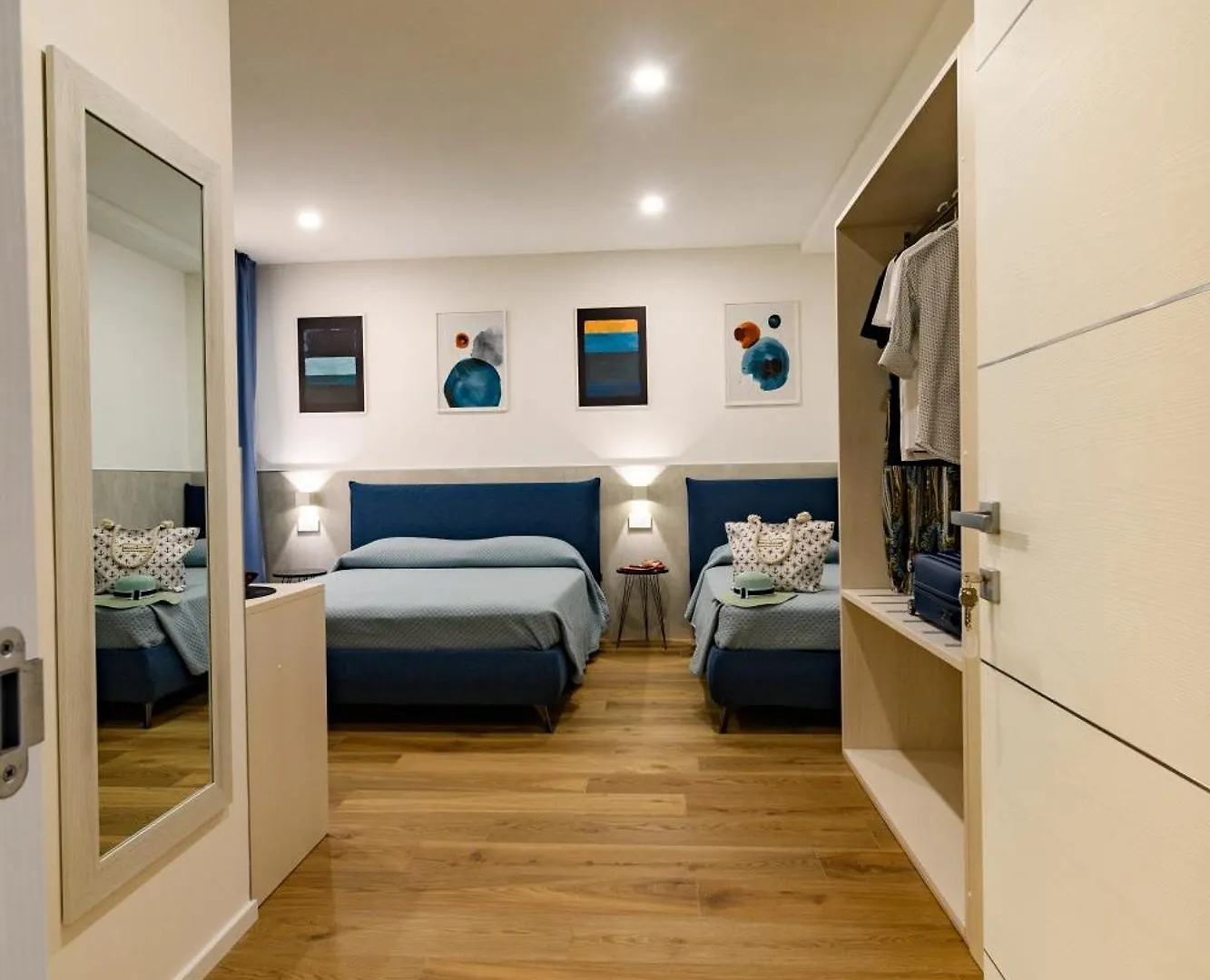Harbor Rooms - Cala Gonone Italy