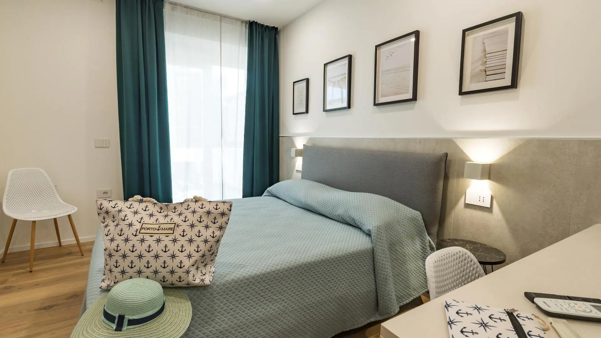 Harbor Rooms - Cala Gonone Guest house