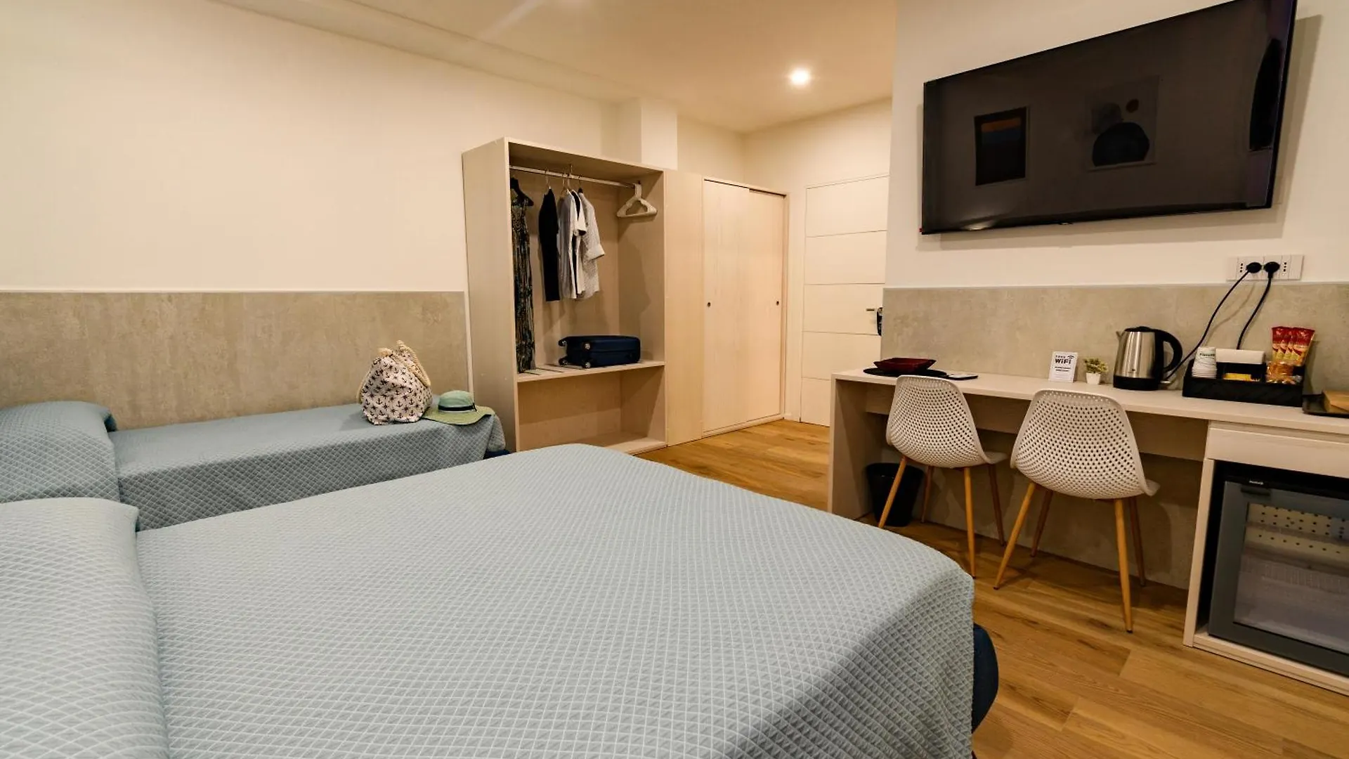 Harbor Rooms - Cala Gonone Guest house